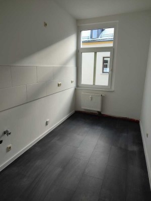 1 Raum Wohnung, separate Küche im Herzen von Meerane