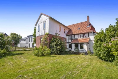 Baugrundstück mit Altbestand in idyllischer Lage