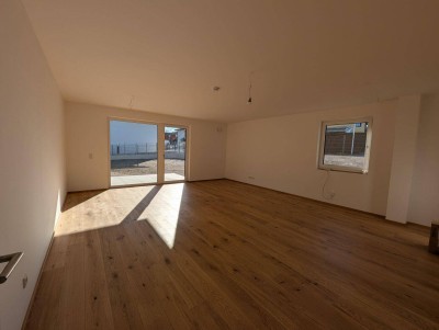 Bezugsfertig - großzügige 4 Zimmer Erstbezugs-Gartenwohnung im Ortszentrum von Hallwang!