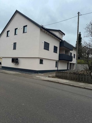 Moderne 4 Zimmer Neubau-Wohnung mit Erstbezung in Wattenweiler