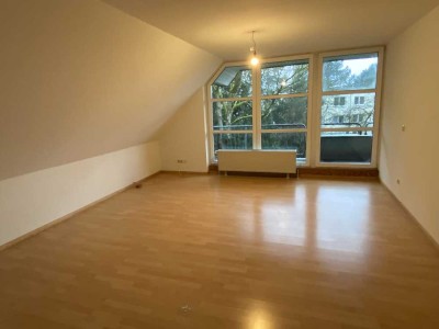 2-Zi.-Dachgeschosswohnung mit 2 Dachterrassen und TG-Stellplatz in HH-Stellingeng Stellingen