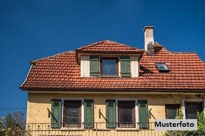 Wohnhaus mit Garten
