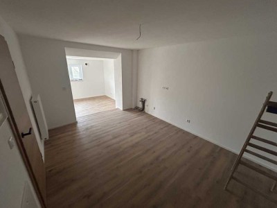 Möblierte, Geschmackvolle 2-Zimmer-Wohnung mit gehobener Innenausstattung mit Balkon in Beilngries