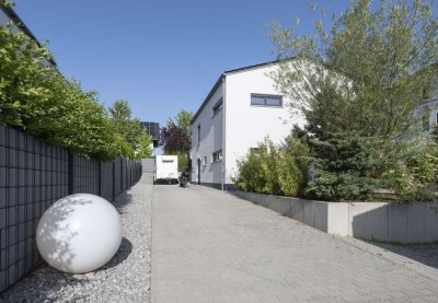 WOHNEN UND ARBEITEN UNTER EINEM DACH - Einzigartiges Wohnensemble mit vielseitig nutzbarer Halle