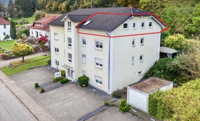 Beckingen-Haustadt – Gepflegte 3-ZKB-Dachgeschosswohnung mit Balkon, Stellplatz & Einbauküche