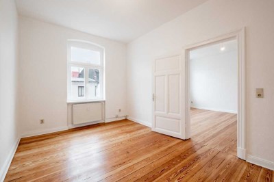 Sonnenverwöhnt & stilvoll: 3-Zimmer-Wohnung mit Südbalkon und neuer Küche – frei zum Einzug