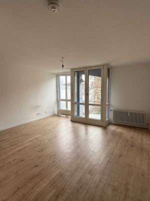 **Tolle 1-Zimmer-Wohnung mit Balkon und EBK**