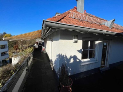 Tolles Penthouse mit ca. 124m² Wfl., offenem Kamin und großer Dachterrasse in Kirchheim-Teck