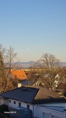 Erstbezug nach Sanierung mit EBK: Schöne 3-Zimmer-Wohnung mit Dachstudio  in Reinheim OT