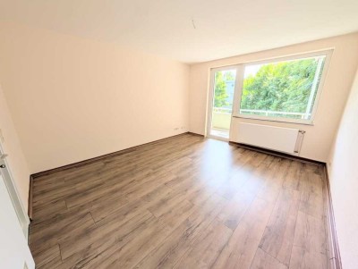 **Balkon gewünscht? Dann zugreifen! +Laminat +modernes Tageslichtbad +hell**