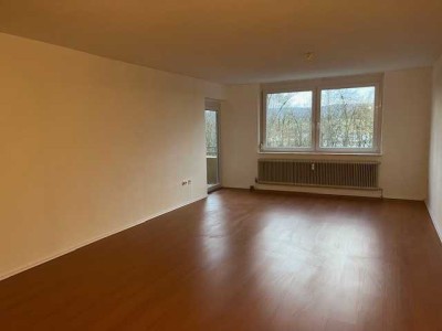 Erstbezug nach Sanierung mit Balkon und EBK: Ansprechende 4-Zimmer-Wohnung in Reutlingen Betzingen