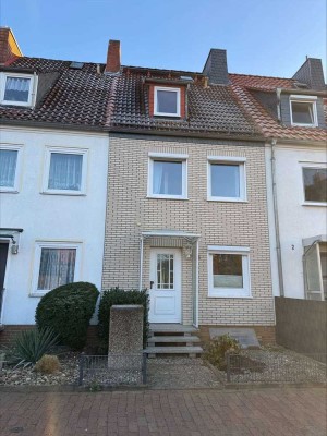 Mittelfeld: Klassisches, teilrenoviertes Reihenmittelhaus der 50-ziger Jahre in angenehmer Wohnlage!