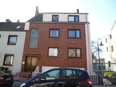 *** Großzügige 3 Zimmer Wohnung, Blk. u. Gartennutzung ***