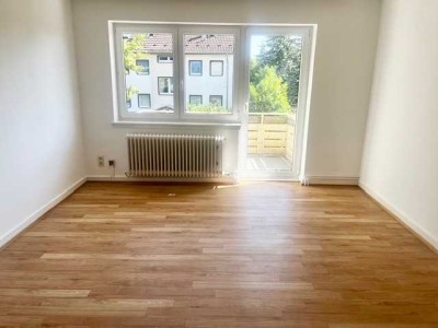 Renovierte, helle 2-Zi. Wohnung! Balkon! Keller! Stellplatz!