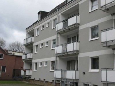 Gut isolierte helle 3 1/2 Raum-Wohnung mit Balkon