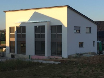 Moderne Doppelhaushälfte mit 4 Zimmern und Carport in Güglingen