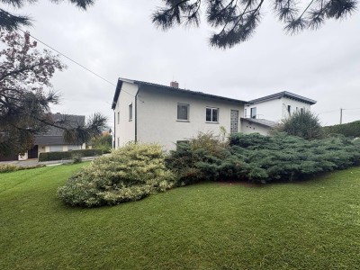 Familienhaus mit parkähnlichem Garten