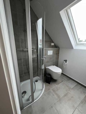 Gemütliche 3-Zimmer-DG-Wohnung mit Einbauküche in Brühl