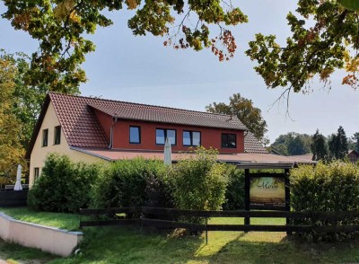Neuwertige Wohnung mit drei Zimmern und EBK in Wesenberg