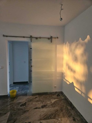 Attraktive 3-Zimmer-Wohnung kernsaniert mit gehobener Innenausstattung mit Balkon und Einbauküche in