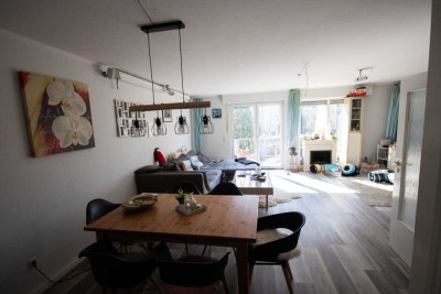 Familienfreundliches Rheinmittelhaus mit Garten in Ratingen Homberg