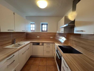 Großzügige 2-Zimmer-Wohnung mit Balkon und Einbauküche