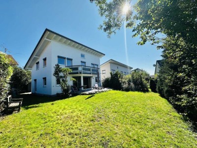 Jetzt einziehen!
Modernes Wohnen in idyllischer Lage