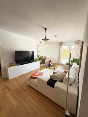 Exklusiver Neubau (2024) - Zweitbezug! Helle 3-Zi.-Whg in oberster Etage mit Top-EBK