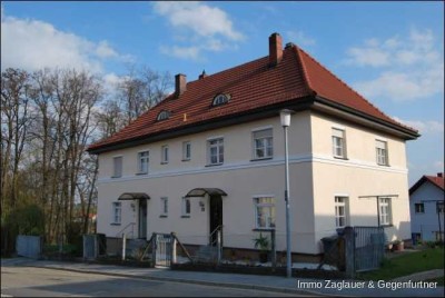 Doppelhaushälfte in sonniger und zentraler Lage in Hengersberg zu vermieten - neu renoviert- top!