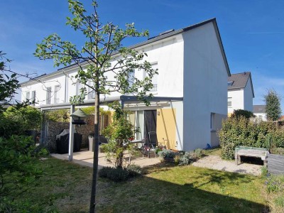 +++ Niedrigenergie-Reihenendhaus +++ 116 qm Wfl. , überdachte Westterrasse und Garage am Haus