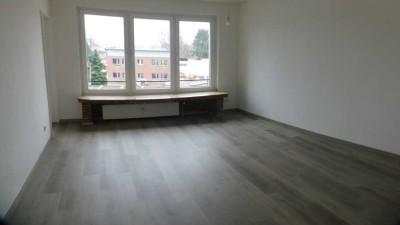 Schöne und vollständig renovierte 3,5-Raum-Wohnung mit Einbauküche  in Dinslaken