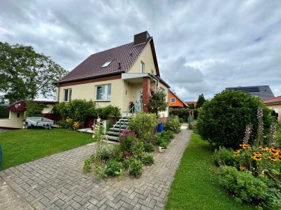 Solides Einfamilienhaus mit unverbautem Blick in die Natur !!!