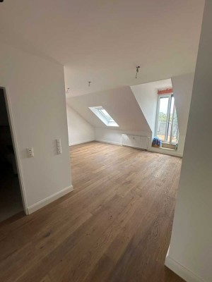 Neu Erstbezug! schicke 3-Zimmerwohnung-mit Balkon, WG-geeignet max.(2) & elegante  Ausstattung