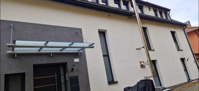 Provisionsfrei, Komfortable DG-Wohnung mit Loggia – Wohnen im Grünen - am Waldrand