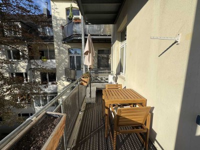 2 Zi Wohnung ( mit Wohnküche und Hochbett ) , Diele, Bad - großer Balkon mit Blick auf  Domspitzen