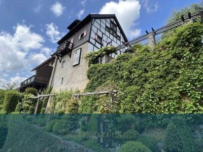FRIEDERICH: Denkmalgeschütztes Juwel inmitten der Eifel direkt an historischer Burg