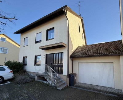 Schönes Zweifamilienhaus, ggf. mit Ausbaupotential in ruhiger Lage