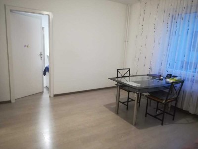 Gemütliche  2,5- Zimmer- Dachgeschosswohnung in zentraler Lage