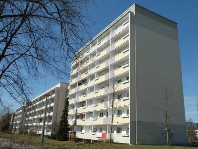 4 Raum-Wohnung mit Balkon und Aufzug