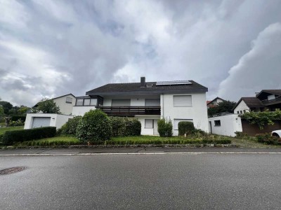 Erstbezug nach Sanierung mit EBK und Terasse: freundliche 4-Zimmer-Wohnung in Bad Urach