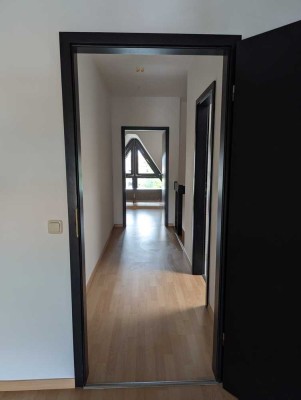 Großzügige  4 Zimmer Maisonette-Wohnung, im Herzen von Mönchengladbach