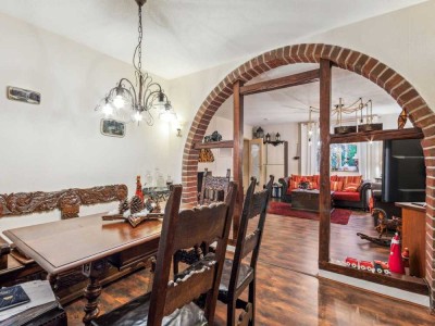 Ihr neues Platzwunder in Duisburg-Wehofen: 6 Zimmer, Garten &amp; separates Apartment!