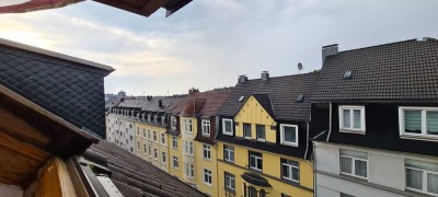 2,5-Zimmer Dachgeschosswohnung mit Einbauküche in Remscheid ZentralpunktAuch Jobcenter geeignet