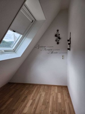 Zweifamilienhaus im skandinavischen Stil mit großem Grundstück  sowie Anbaupotential