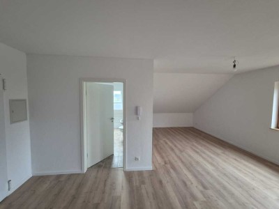 Lichtdurchflutete, attraktive 2-Zimmer-Wohnung mit ca. 64 m² Wohnfläche eines gepfleg