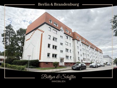 Ansprechende 3-Zimmer-Wohnung mit Balkon, Einbauküche, Wannenbad  und PKW-Stellplatz