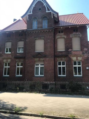 Gepflegte Wohnung mit drei Zimmern, Dielenboden, Wannenbad, EBK in Oranienburg