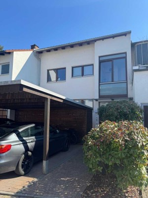 Luxus 5-Zimmer Maisonette-Wohnung in Offenbach-Bieber mit großem Balkon & Carport