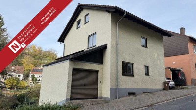 Großes Ein- bis Zweifamilienhaus mit Balkon, Terrasse und Garage