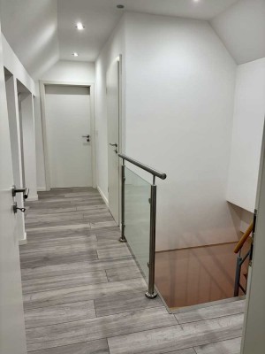 ***Sanierte Maisonette-Wohnung im Herzen von Altrip***